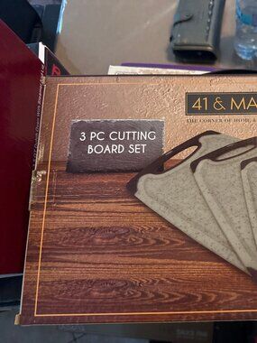 3 Piece Cutting Board Set.  New In Box. Green And Black Handle  By 41 & Main.